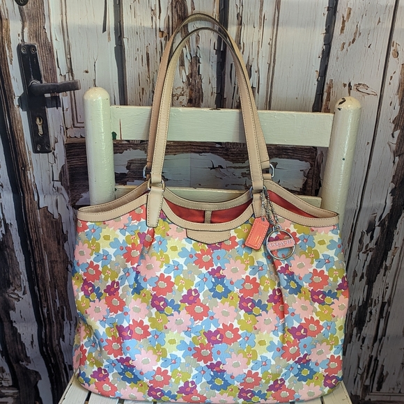 Coach handbag - Picture 11 of 16